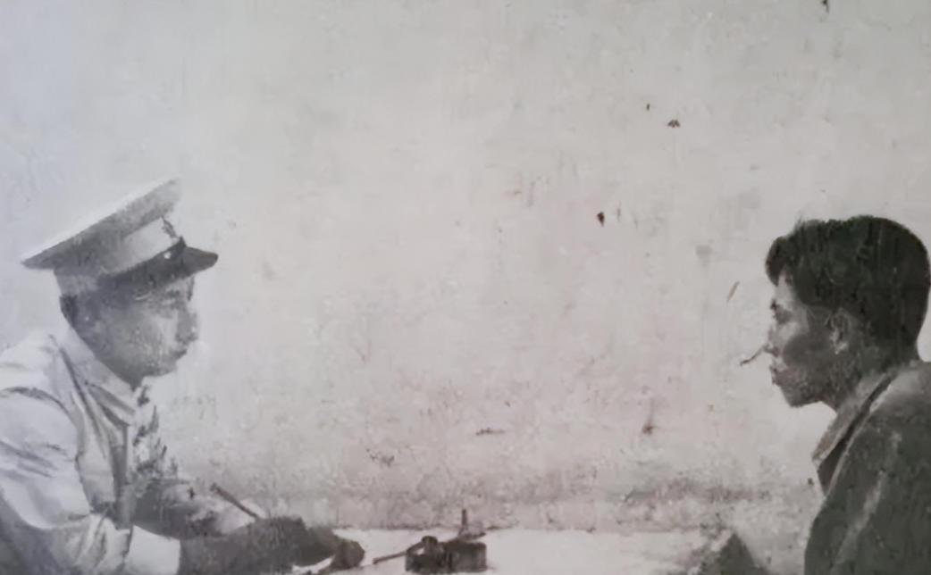 1957年的一天，3名警察突然闯进国家工商行政管理局，逮捕了正在开会的老革命辛树