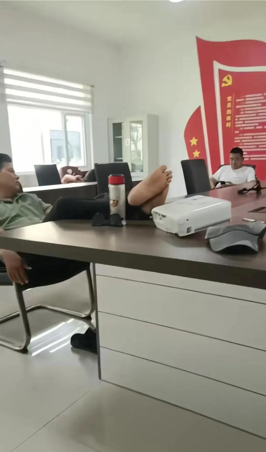 这些人连基本的教养都没有
