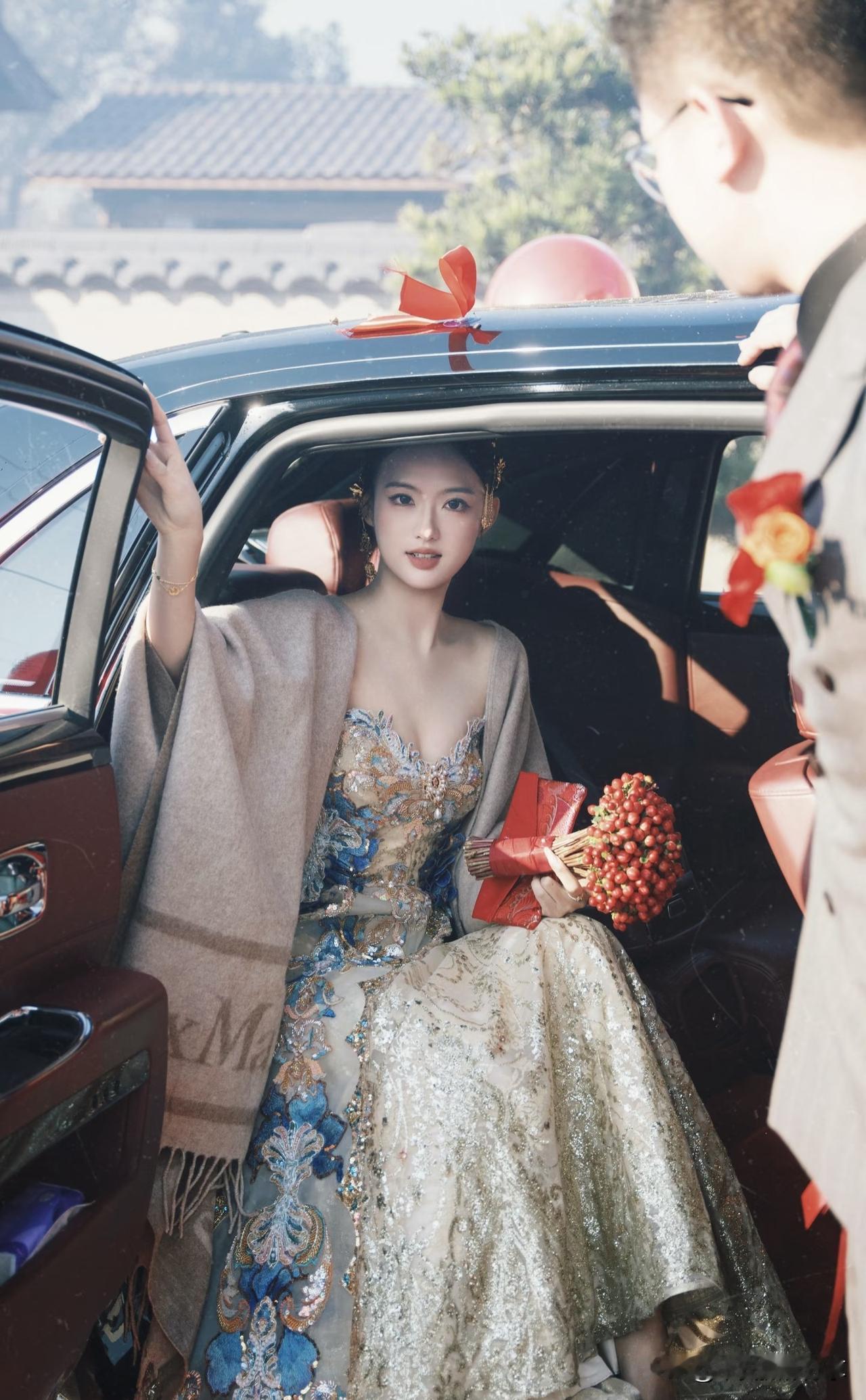 接新娘子摄影跟拍新郎接亲伴郎接亲迎亲接媳妇婚期车队接亲新娘接车迎宾