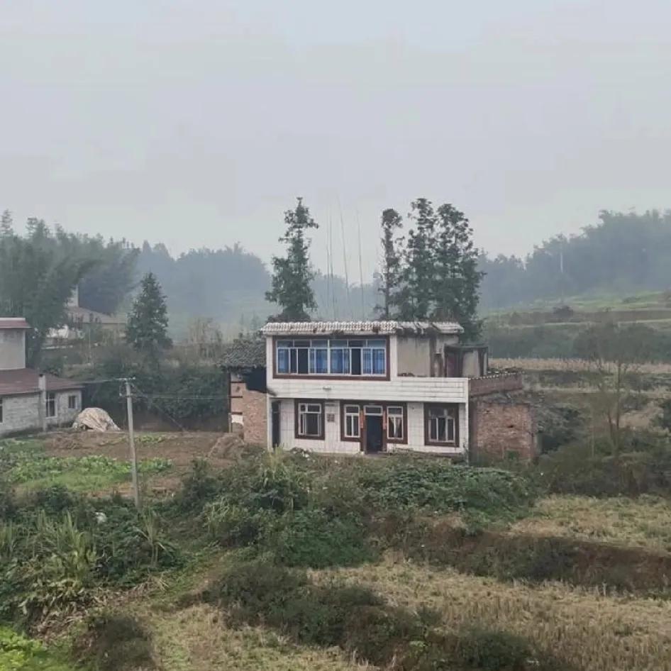 农村宅基地要起飞？未来十年这些地方可能成“黄金地段”，别错过嘿，家人们，你们有