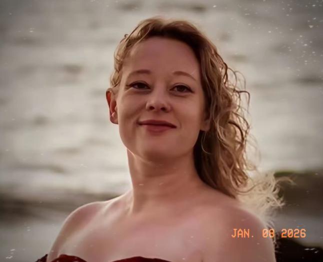 特朗普恐怕低估了这起事件的杀伤力。街头遇害的雷尼，37岁，白人女性，三个孩子的