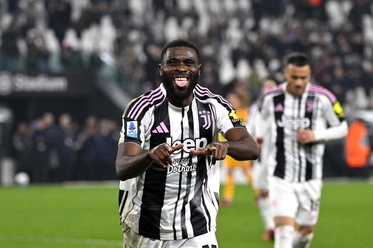 斯帕莱蒂谈博加：“他向所有人展示了他非常独特的品质——爆发力强，而且实力非凡