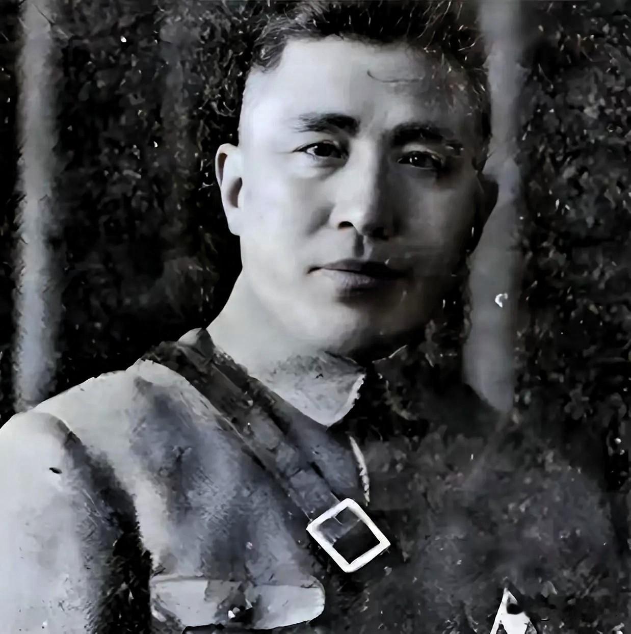 蒋介石最恨的叛将不是傅作义，也不是陈明仁，而是这位他一手培养，潜伏多年的黄埔心腹