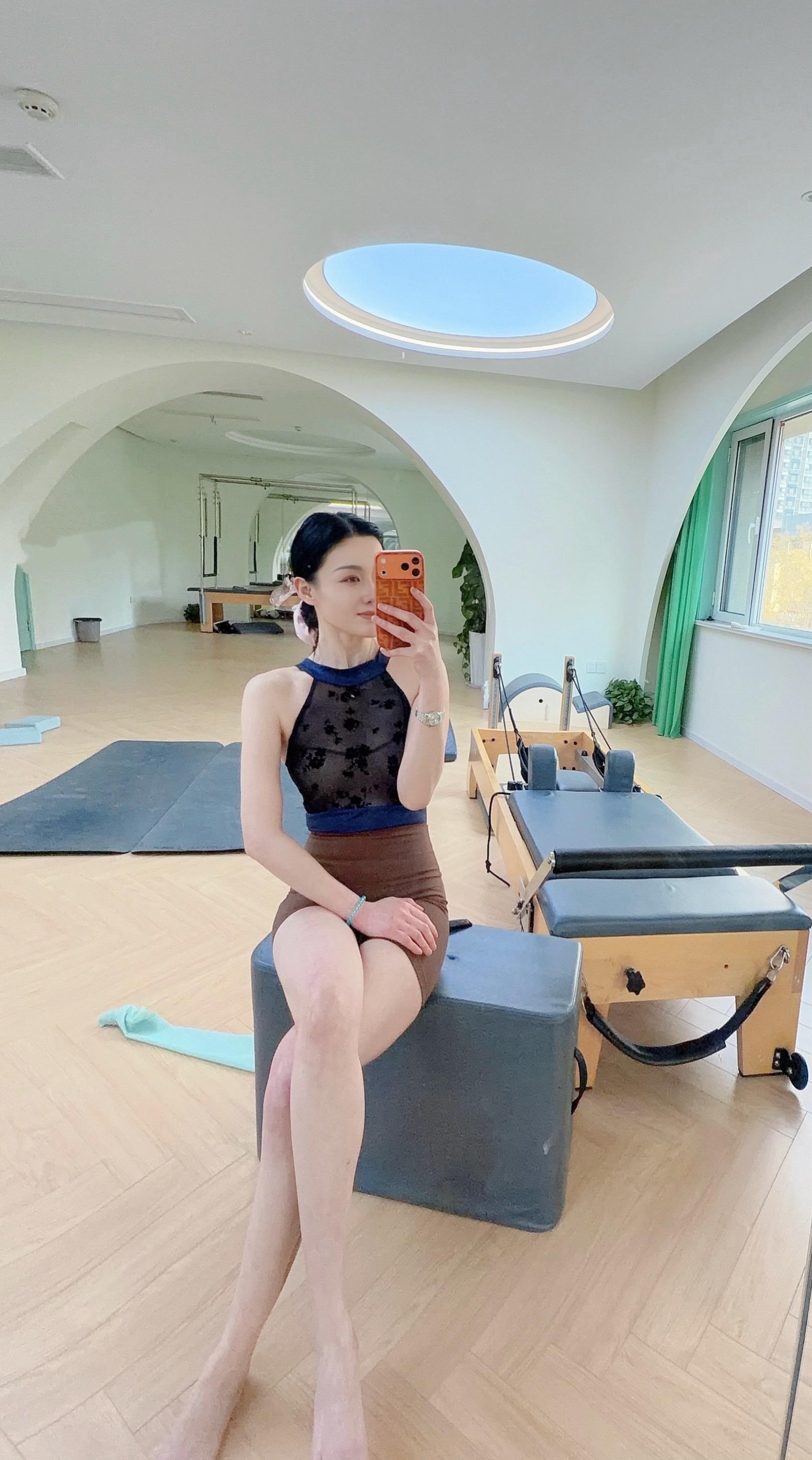 坚持变美的女人改变的不只是身材，是体型，收起的不止是肚子，而是自信，线...