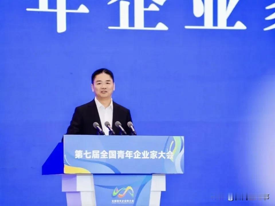 5月26日，刘强东来杭州开会。下了飞机，刚到酒店，他就拿出手机点了三份京东外卖。