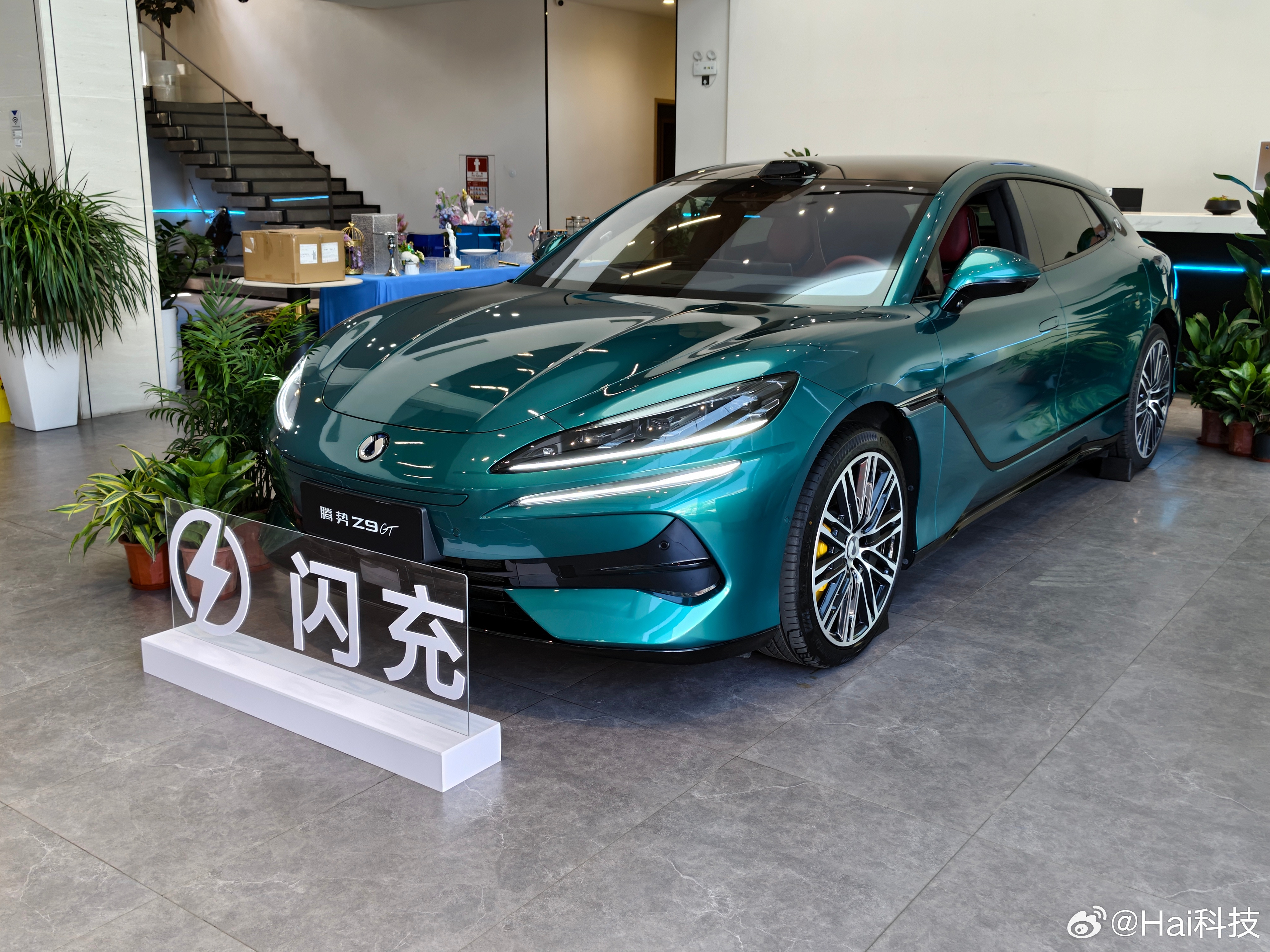 经过一天的冷静了吧？尽管对比，你会知道今年最佳的旗舰GT轿车是谁，答案就是26.