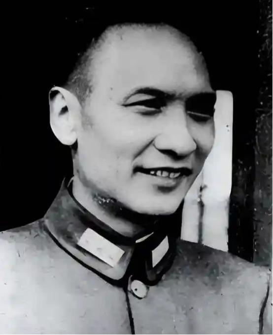 1950年，云南省主席的位置给了陈赓，没给和平起义的卢汉。陈赓私下把原因说给他听