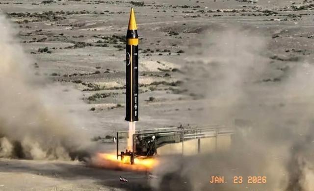 添油战术就是送死！只要这次的战争打响，伊朗唯一的活路，就是把家里那一万枚导弹当成