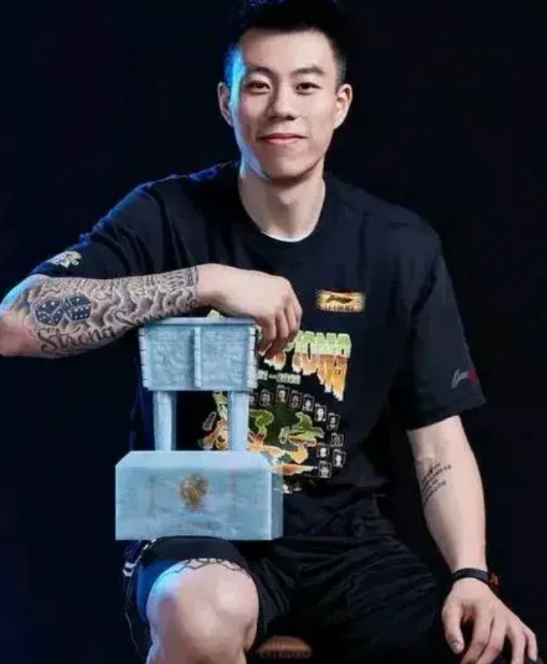 网传北京和上海都有意签约辽宁队的张镇麟，有一说一，也不是没有道理的，曾凡博赴美国