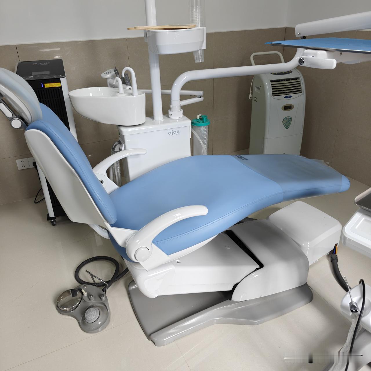 感受种牙全过程！第二次种牙，比第一次大不相同！两年内，我先后拔掉了三颗牙齿。医生