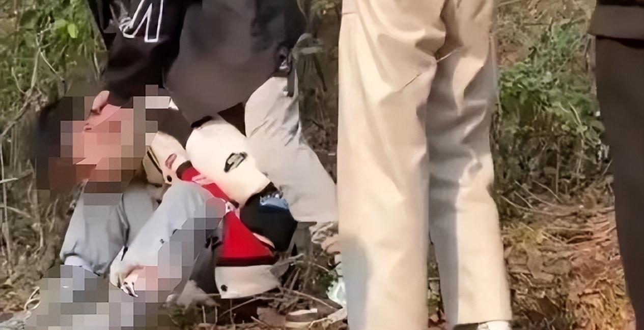 湖北宜昌，男子偷看女朋友日记，发现她曾和前男友发生过关系，男子怀恨在心邀请三个同