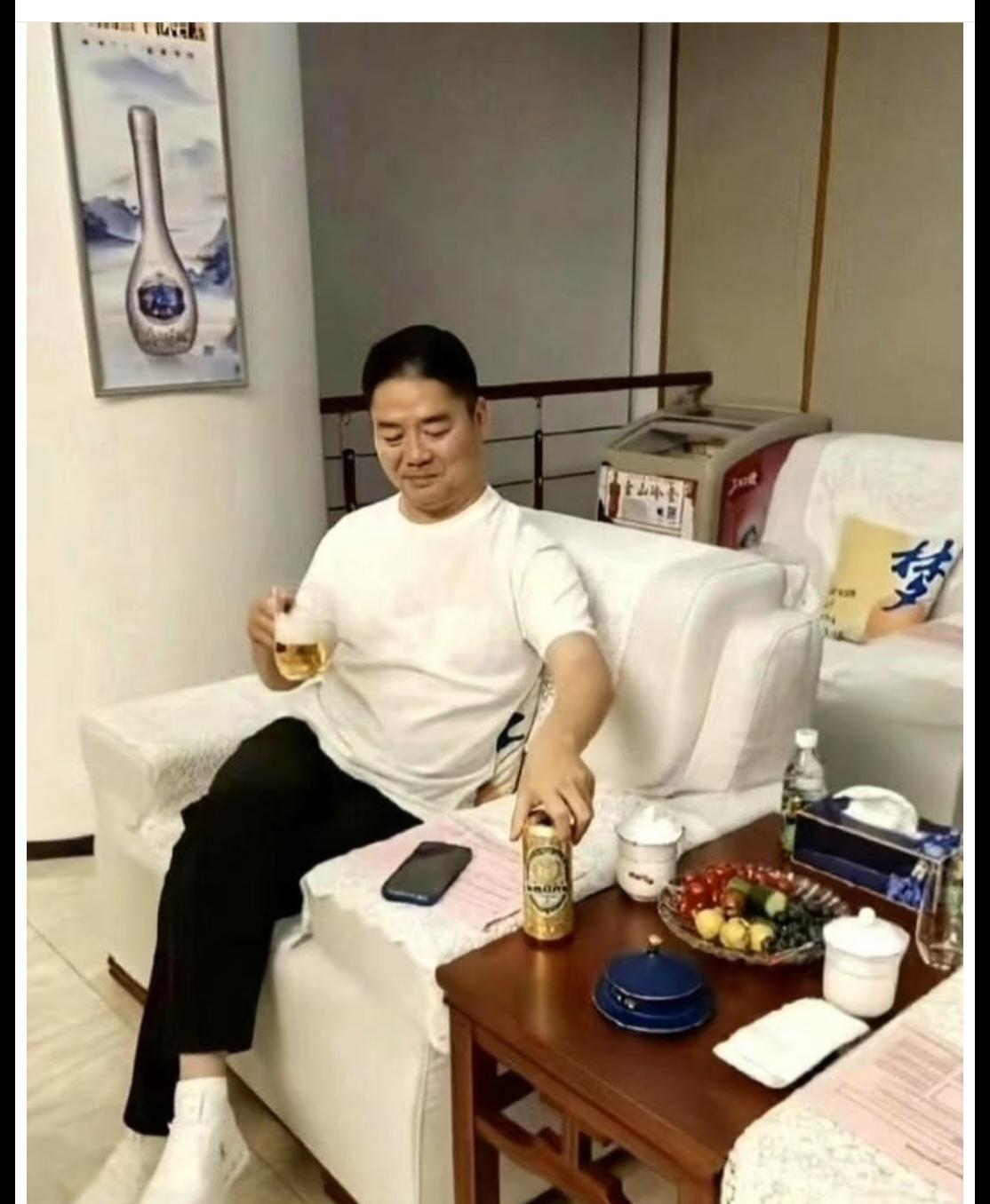 刘强东，越是有钱人，生活越简单朴素。
