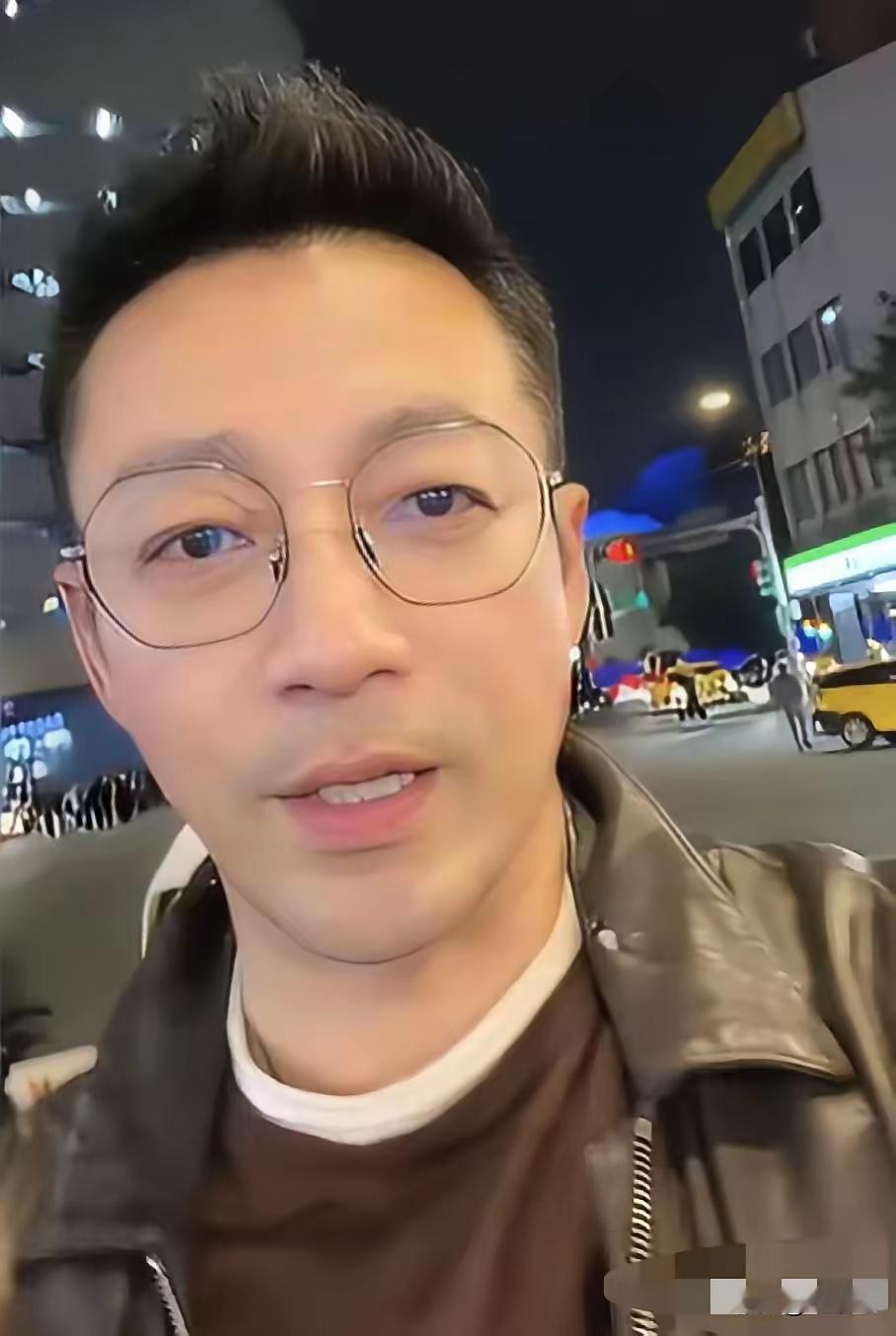 近日，汪小菲给网友分享了个好消息：再过两天，汪大爷就要前往湾湾看两个宝贝孙子啦。