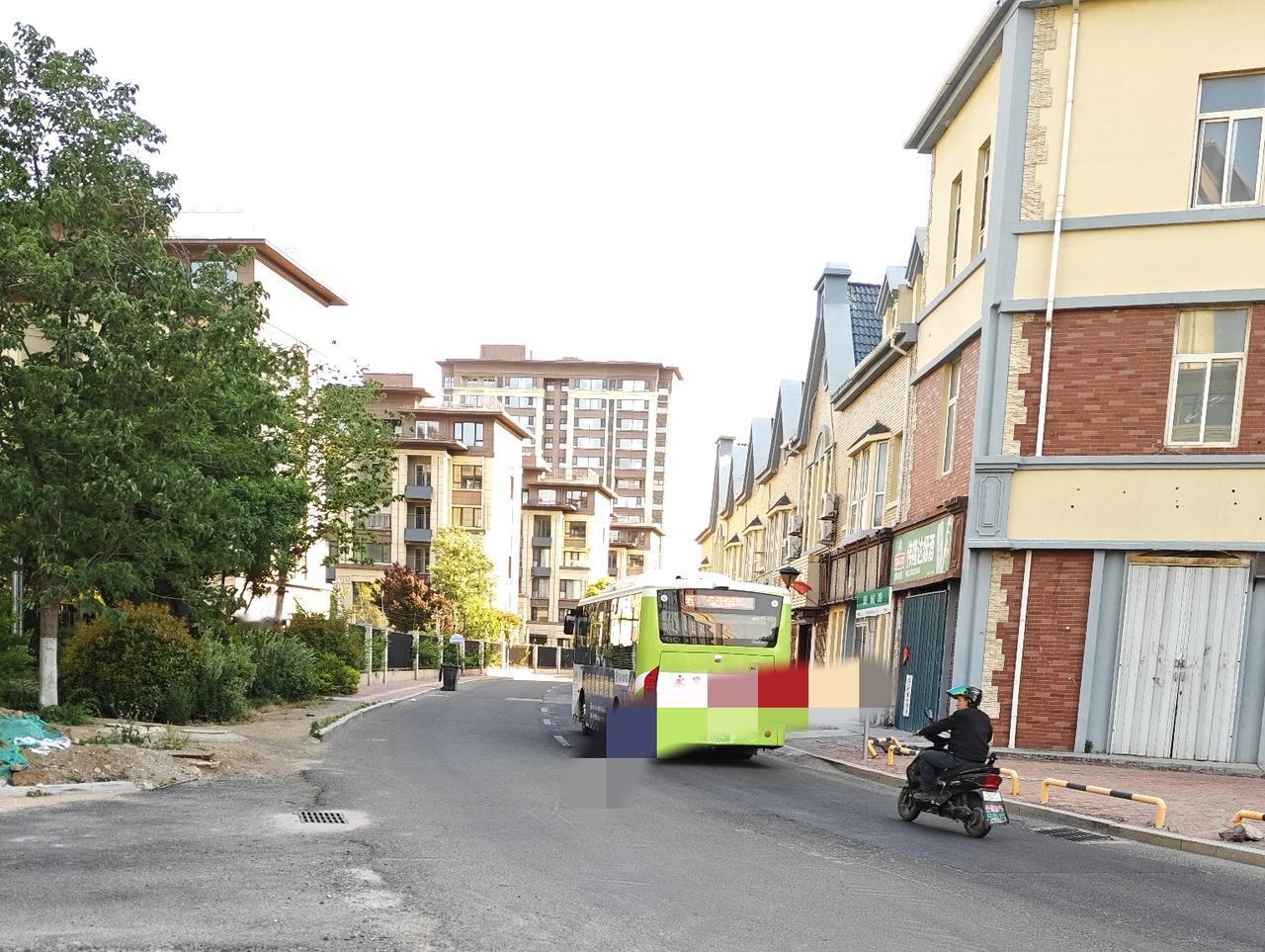 因青岛市城阳区城阳街道西城汇社区卫生室东侧道路维修完毕，恢复正常通行！青岛915