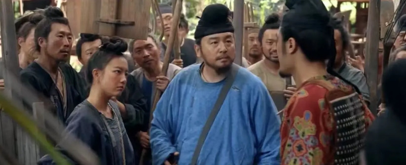 阿僮看着被毁掉的三十亩荔枝园，疯狂地对李善德大叫：“你骗我！你骗我说给我带长安的