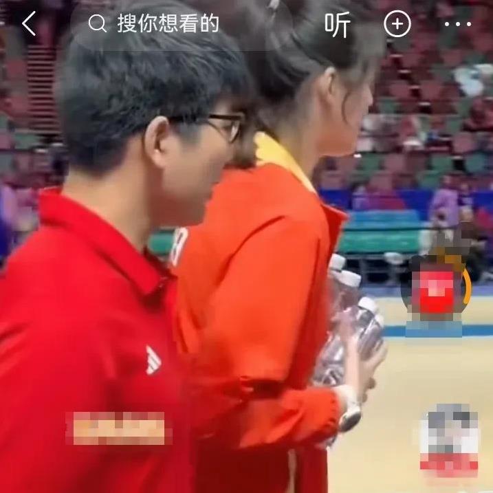 【看图说话，李盈莹送水】不知道中国排管中心怎么琢磨的，不知道赵勇指导怎么考虑的