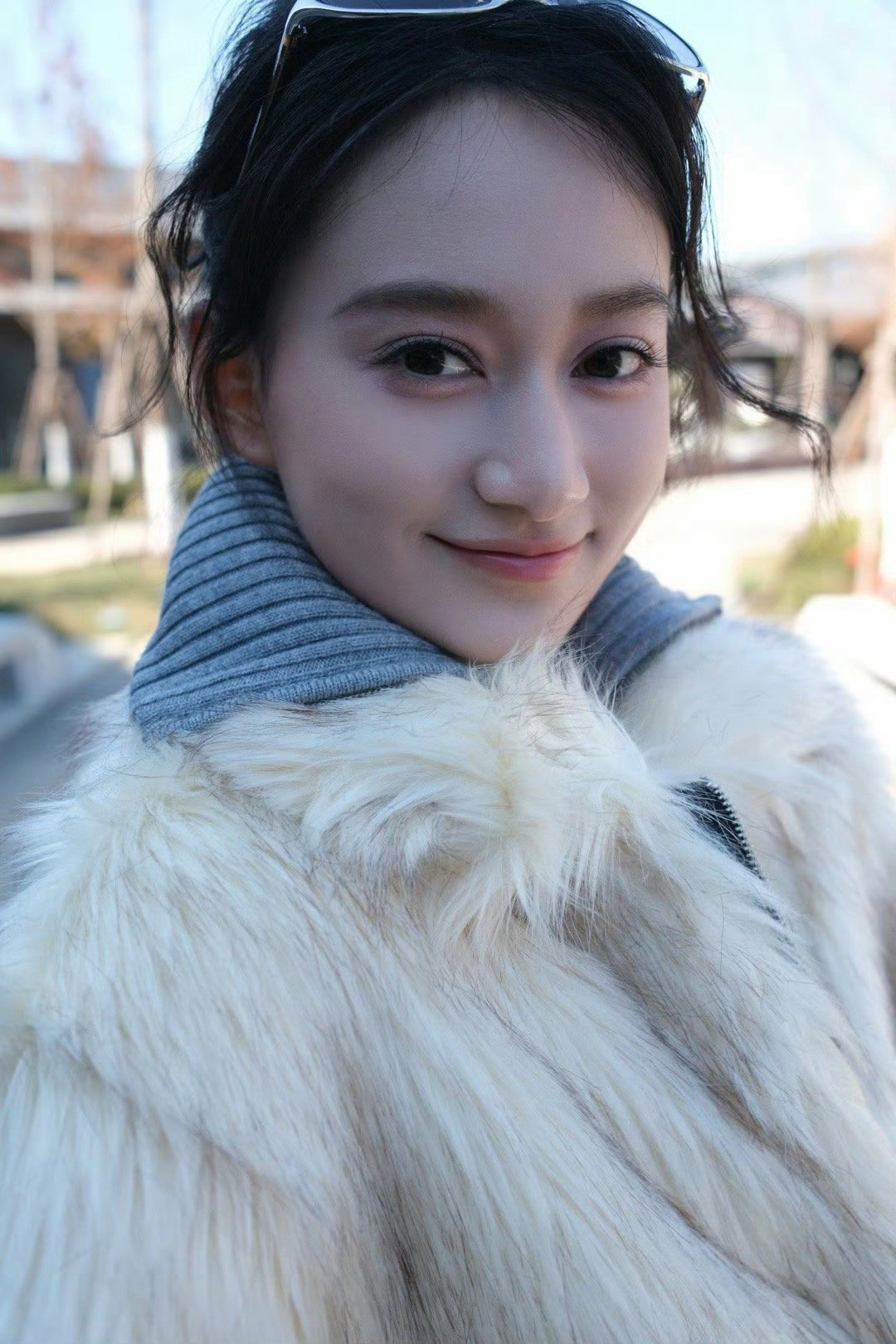 夏梦不冷吗感觉好冷的样子又又又美丽冻人了！