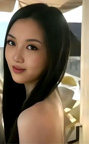 王菲女儿李嫣的兔唇修复手术成功，最新照片嘴唇几乎没有痕迹。说到这儿必须提一嘴