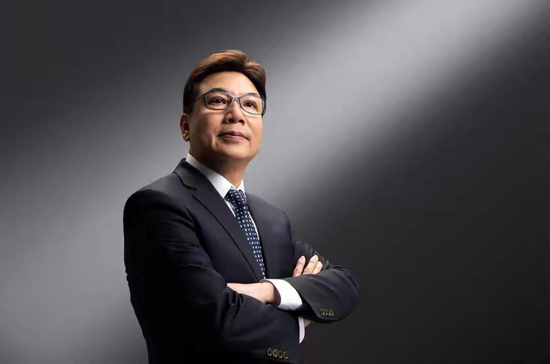 侯友宜的副手刘和然今天亮出“商务照”，被解读为准备参选的起手式。刘和然被视为侯