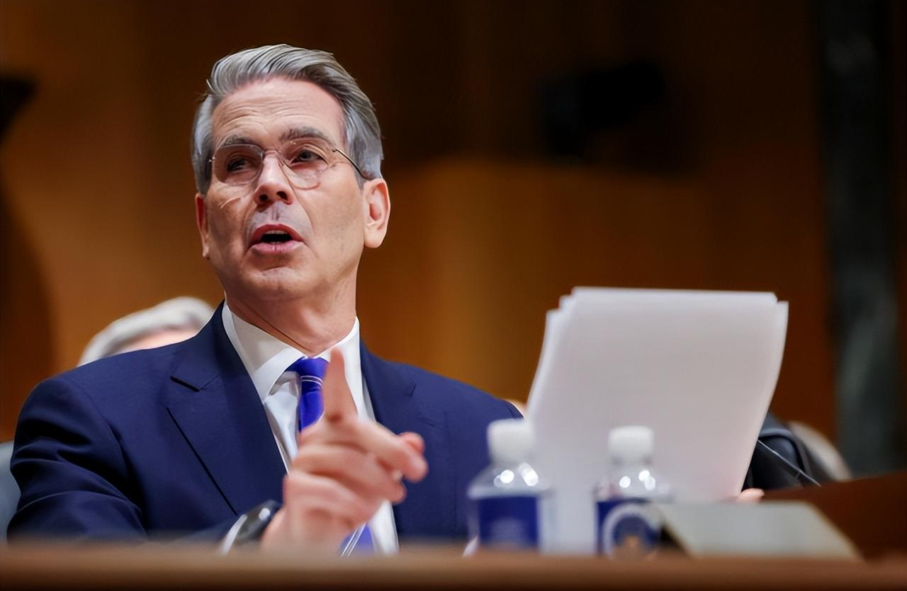 事大了！美国人真的急了，这次拉上十几个小弟在华盛顿开会，矛头直指中国。他们想要废