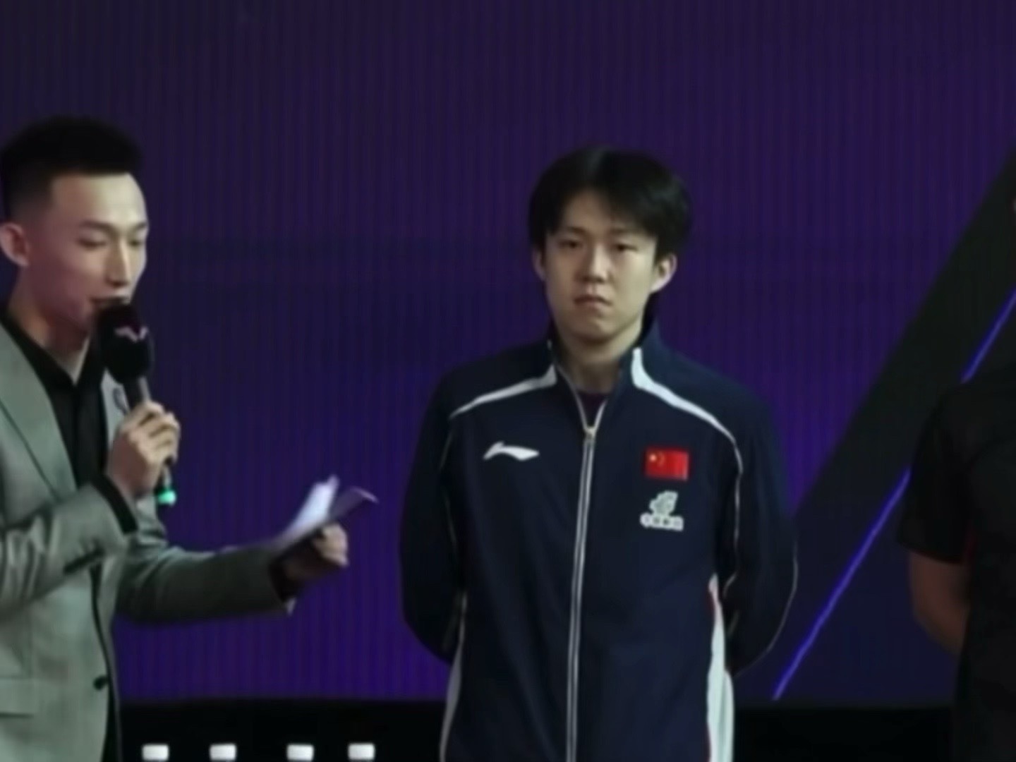 萨摩耶经典表情出现😏