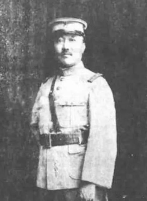 1938年，日军少将带16个军官视察伪军师长黄宇宙的队伍，期间，他感觉不对劲，正