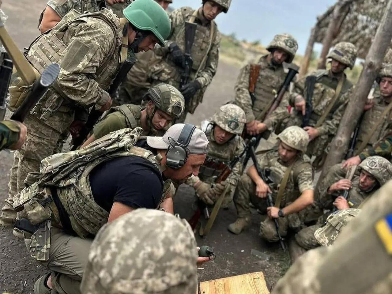 乌克兰到至今为止只是损失了55000人，这是不太可能的。更多在战场上失踪的人员没