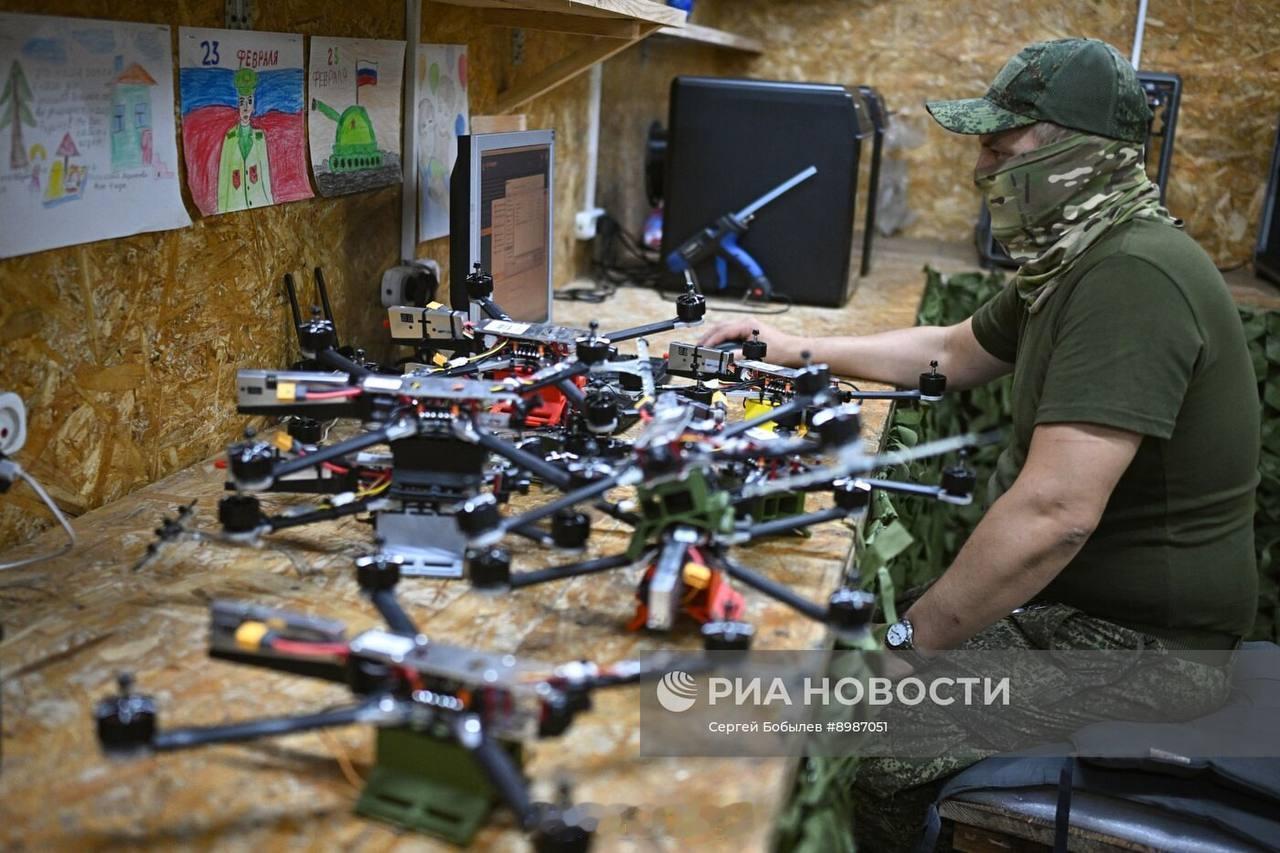 卢甘斯克地区的俄军“西方”集群第45独立工程兵旅的FPV无人机实验室，第45独立
