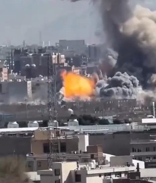 看来，导弹确实有独特的作用，但导弹永远代替不了一支强大的空军！美以对伊朗开战