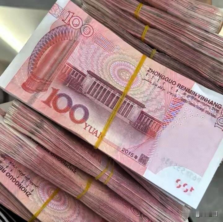 真的是自从欠了大哥10多万钱后，他才开始不喜欢我的！我和大哥相差10岁，从记