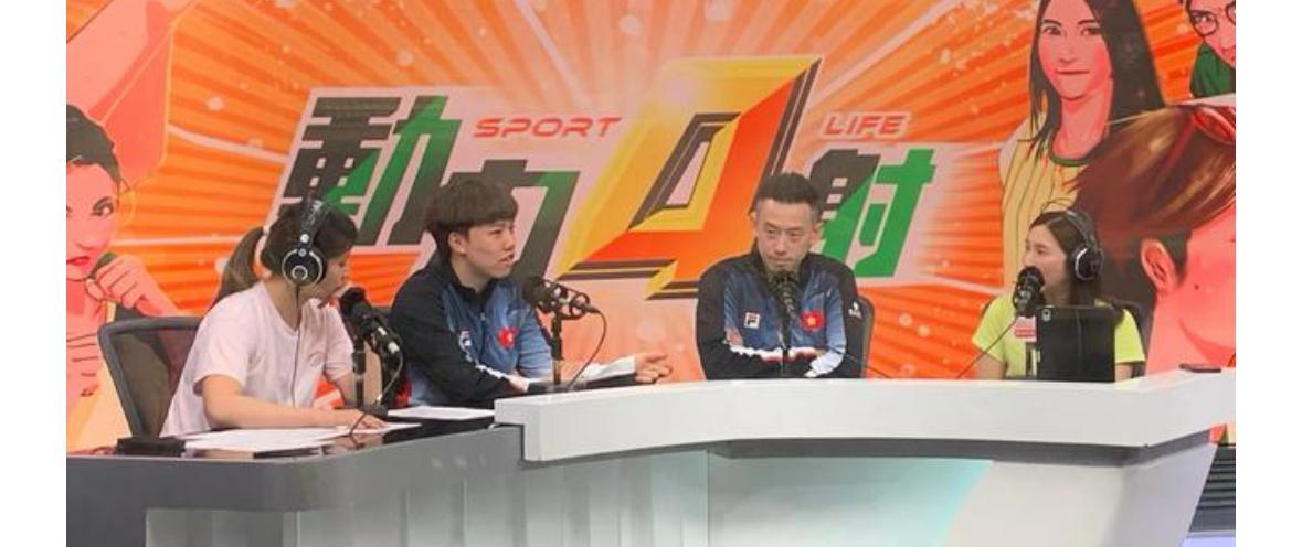 黄镇廷陈颢桦一起做客队友林依诺的电视台节目港队真好，莫名觉得他们有那种以前