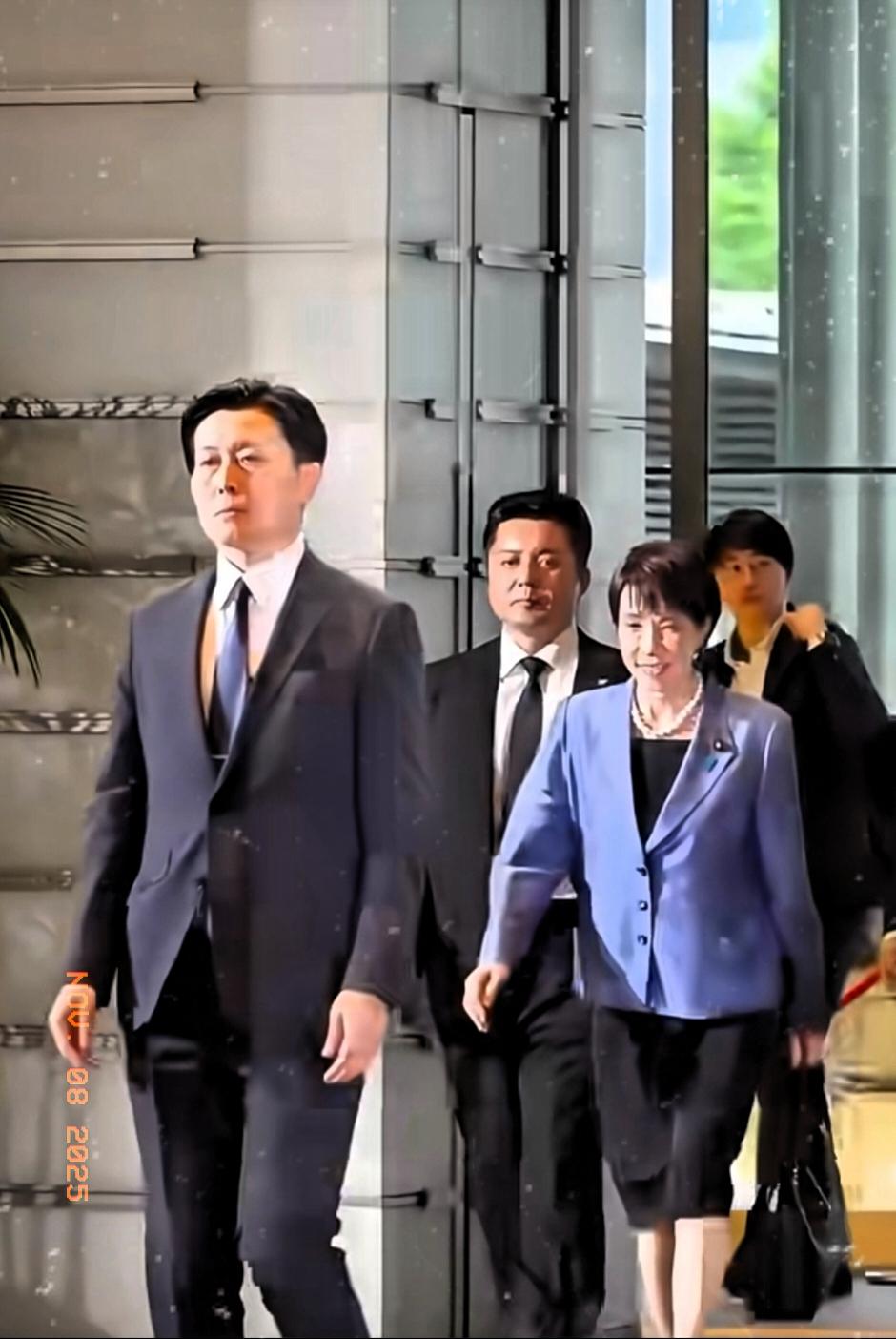 本是福建舰入列的大好日子，该举国欢腾，没想到还撞上个意外“惊喜”！日本首相高市早