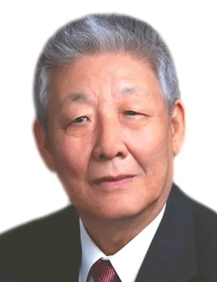 1969年，“东方红卫星”挂像章超重，孙家栋坚持拆掉毛主席像章，周总理说道:“不