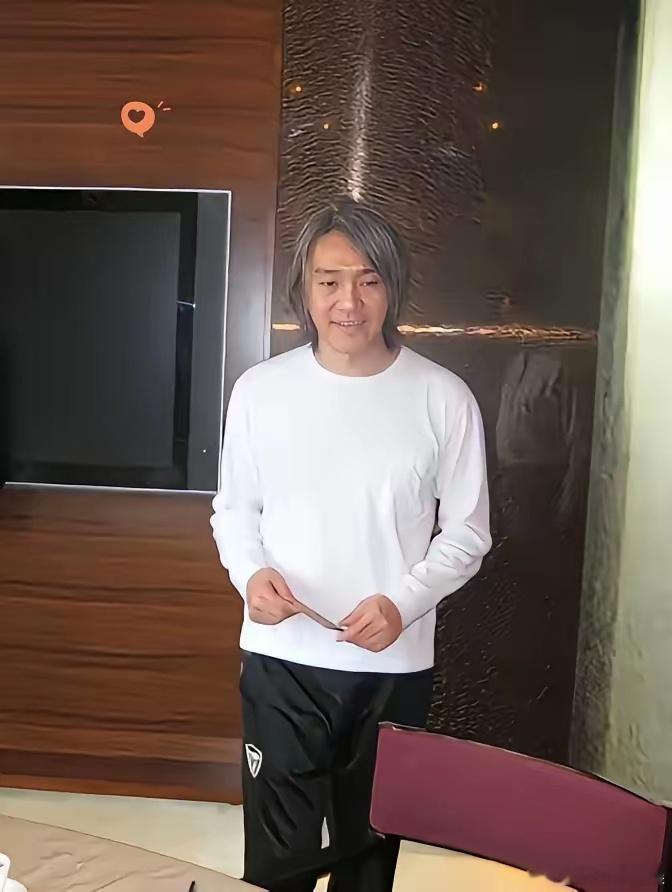 要不是这次央视连轴播放周星驰电影，我还真不知道，原来64岁的星爷三次拒绝进好莱坞