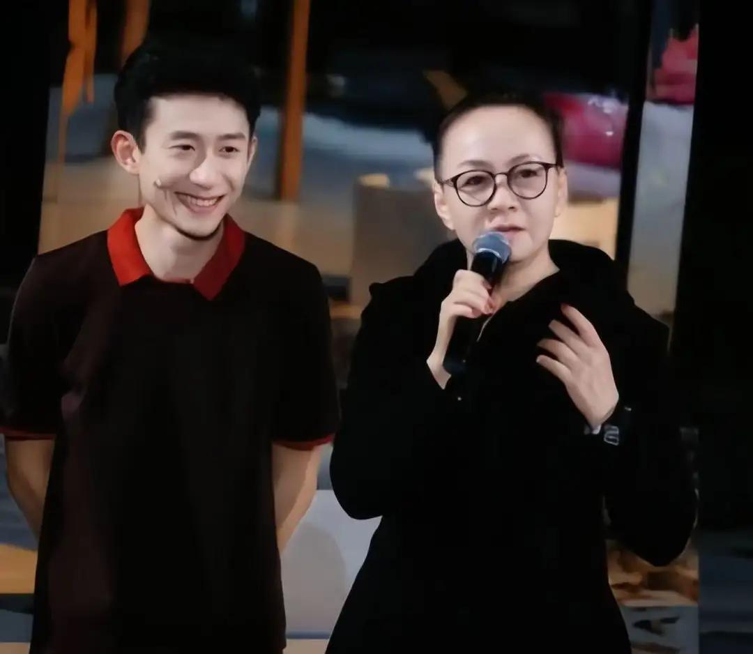 张一山和宋丹丹罕见合体了！11月13日晚上，北京鼓楼西剧场，张一山主演的话剧