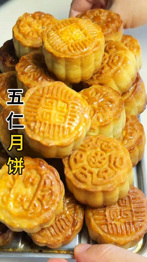 中秋的味道，藏在各地的烟火里中秋将至，月渐圆，人间烟火也染上了节日的暖意。镜头