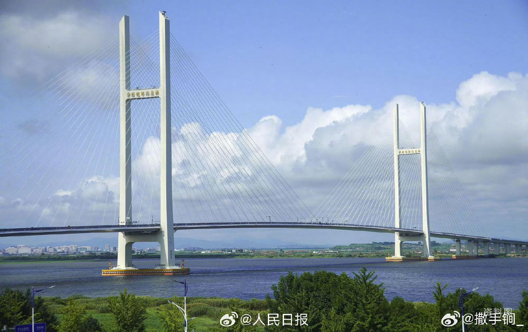 中朝新鸭绿江大桥，由中方全额出资修建主桥，2014年就完工了。明天终于通车。​