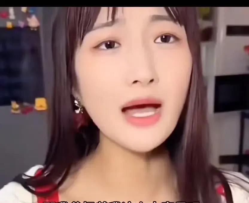 女子不愿和公婆一起住，却向老公提出把自己父母接过来住，老公贴脸开大，怒的女子哑口