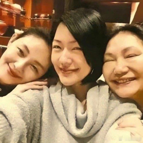 S妈被送急诊S妈（大S母亲黄春梅）因女儿大S病逝后长期悲痛，导致心脏剧痛、呼吸困