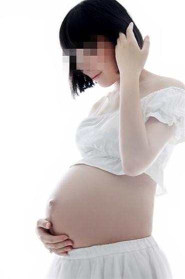 90后孕妇怀孕四个月后小产, 了解情况后医生训斥不配做妈妈