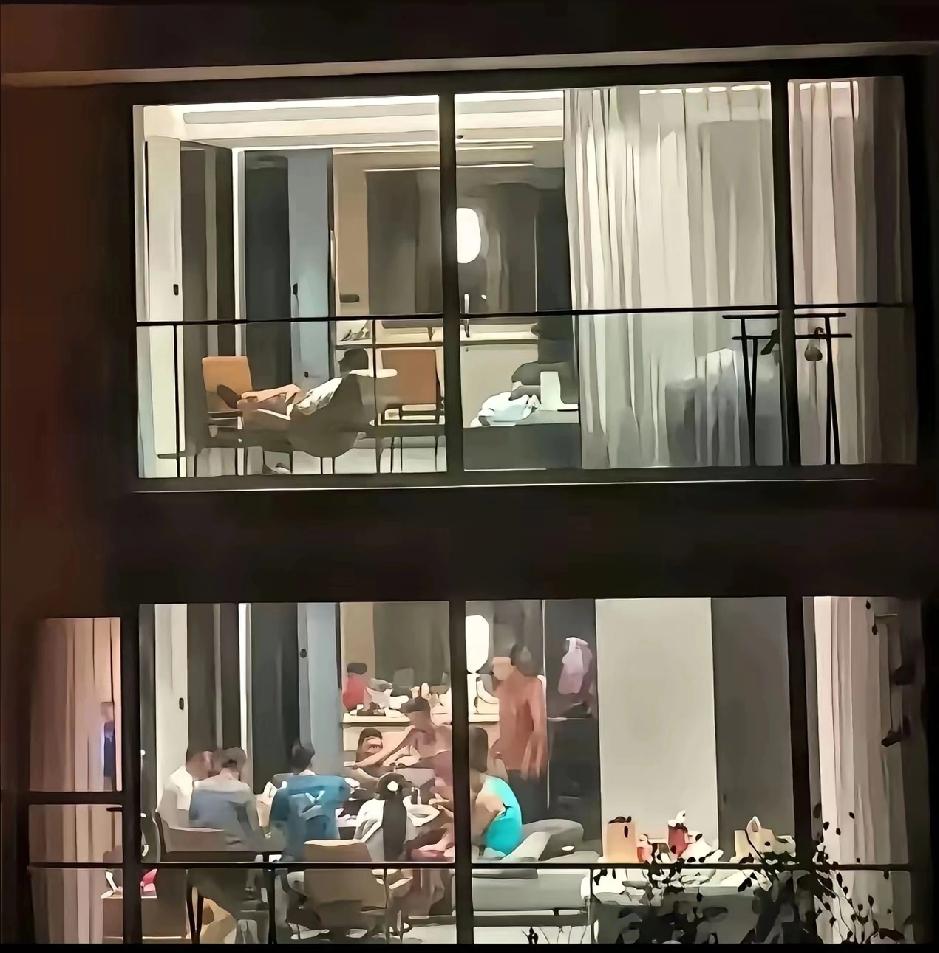 家人们，你羡慕楼下的还是羡慕楼上的？