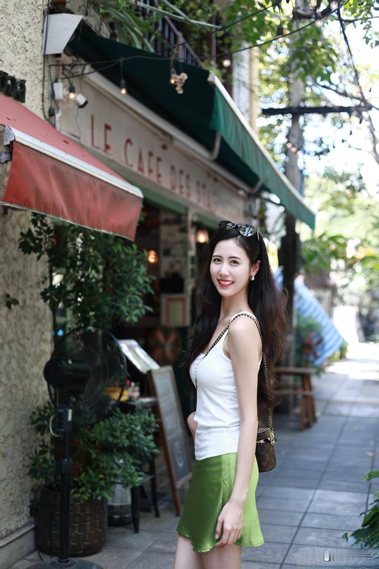 邀请，或是等待，本身便是一件美到骨子里的事情。