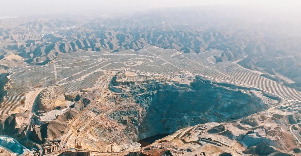 中国缺铜是事实，已探明储量只占全球4%，但消耗量巨大，对外依存度达76%，在子弹