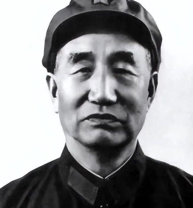 局势风云变幻之时，陈再道对武汉当下的形势看得比较乐观。徐向前察觉到潜藏的风险，见