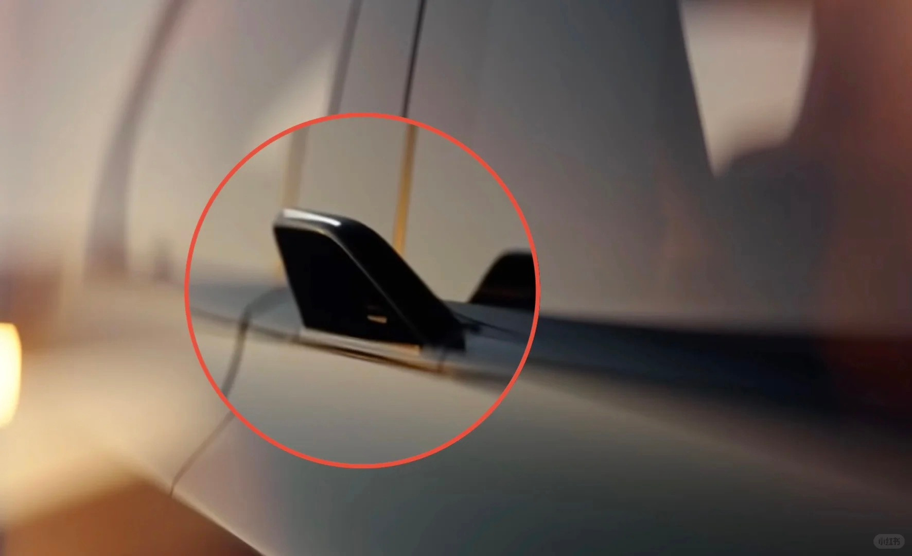 感觉沃尔沃设计师在门把手上有点说法（其实我是不太喜欢这样的设计）沃尔沃EX60