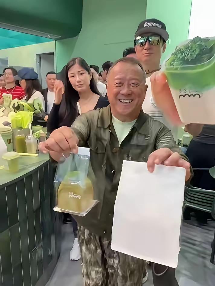 听说“伟哥牌面包”最近在佛山卖爆了，为何网友都开始纷纷避雷呢？[捂脸哭][捂脸哭]