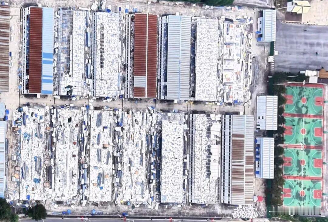 花8000多万建，拆掉拍卖120万成交！百色方舱医院拆除后，闲置设施成功拍卖。