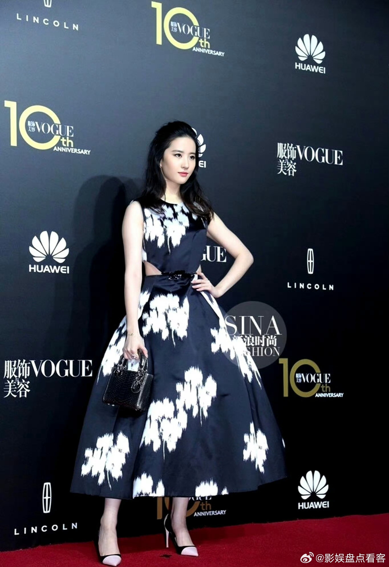 Vogue十周年刘亦菲作为全场唯一蓝血代言人、唯一蓝血当季高定Dior2015春