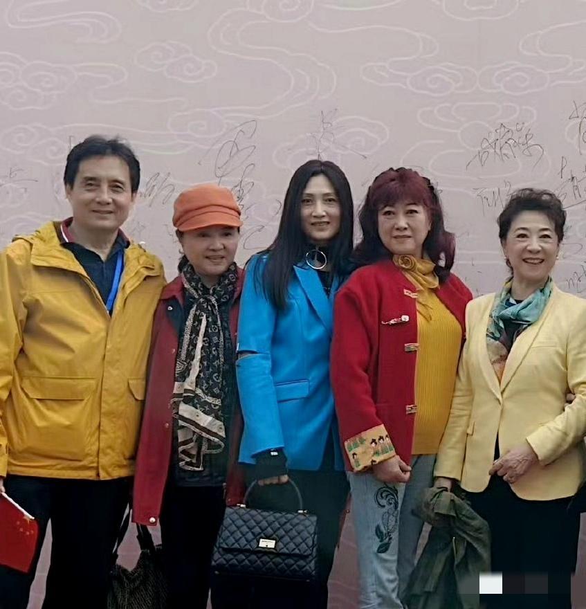 5星同框：我只认出了西游记中白龙马的扮演者王伯昭，最美杨贵妃的扮演者林芳兵，还有