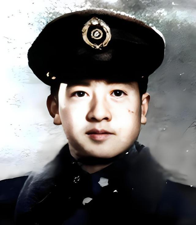 1945年深秋，马步芳的独子马继援被宋美龄叫到重庆官邸。这位西北王公子刚跨过门槛